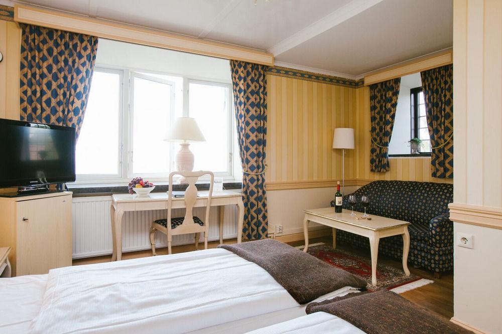 Hotel Gyllene Uttern Gränna Exterior foto